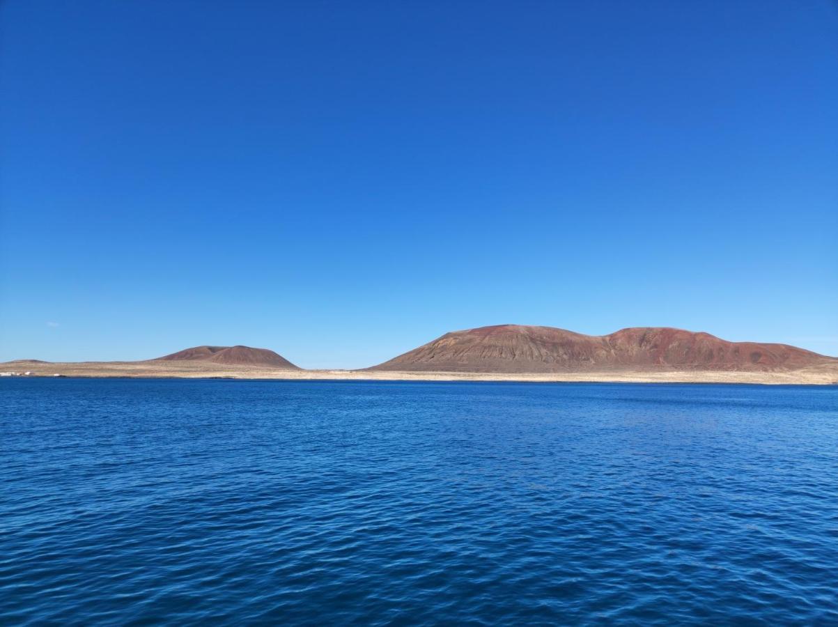 Hotel Magnifico Barco En La Graciosa Caleta de Sebo Exterior foto